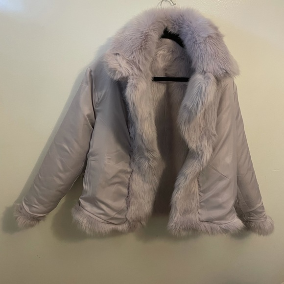 A. L. C Faux Fur Jacket size Large, 2 side pockets. Lavender color brand new - Picture 6 of 10